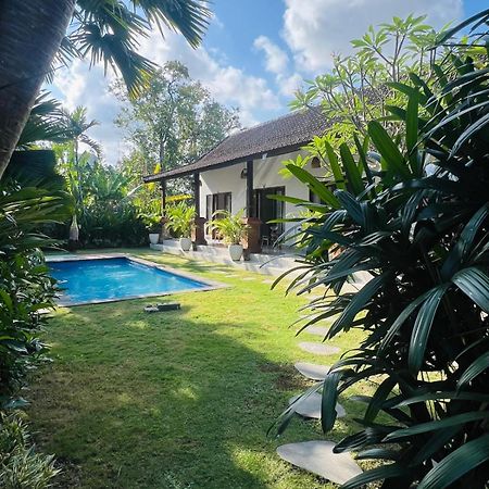 Wiryaroja Guest House Canggu Exteriér fotografie