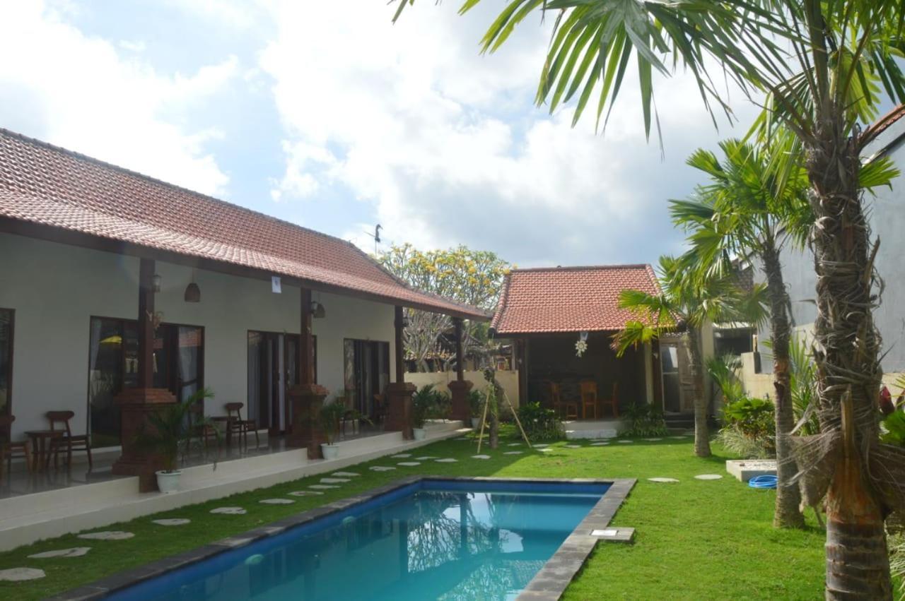 Wiryaroja Guest House Canggu Exteriér fotografie