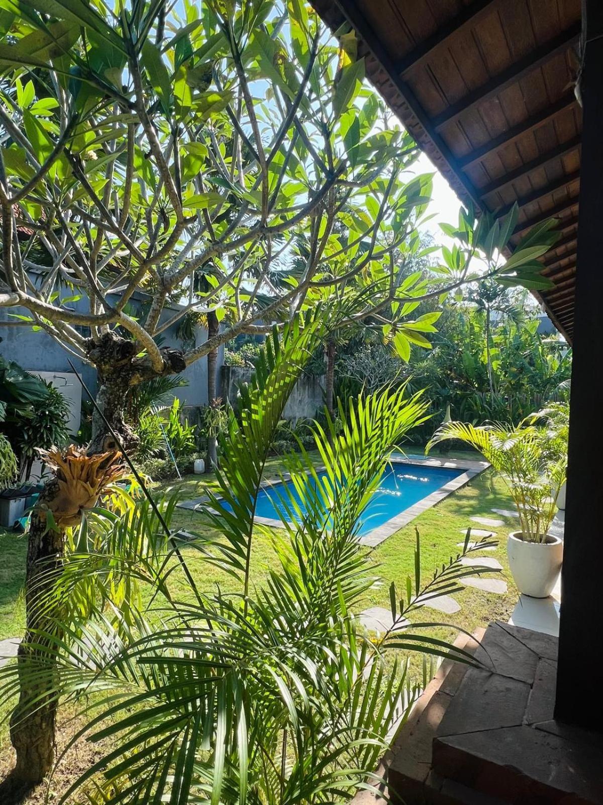 Wiryaroja Guest House Canggu Exteriér fotografie