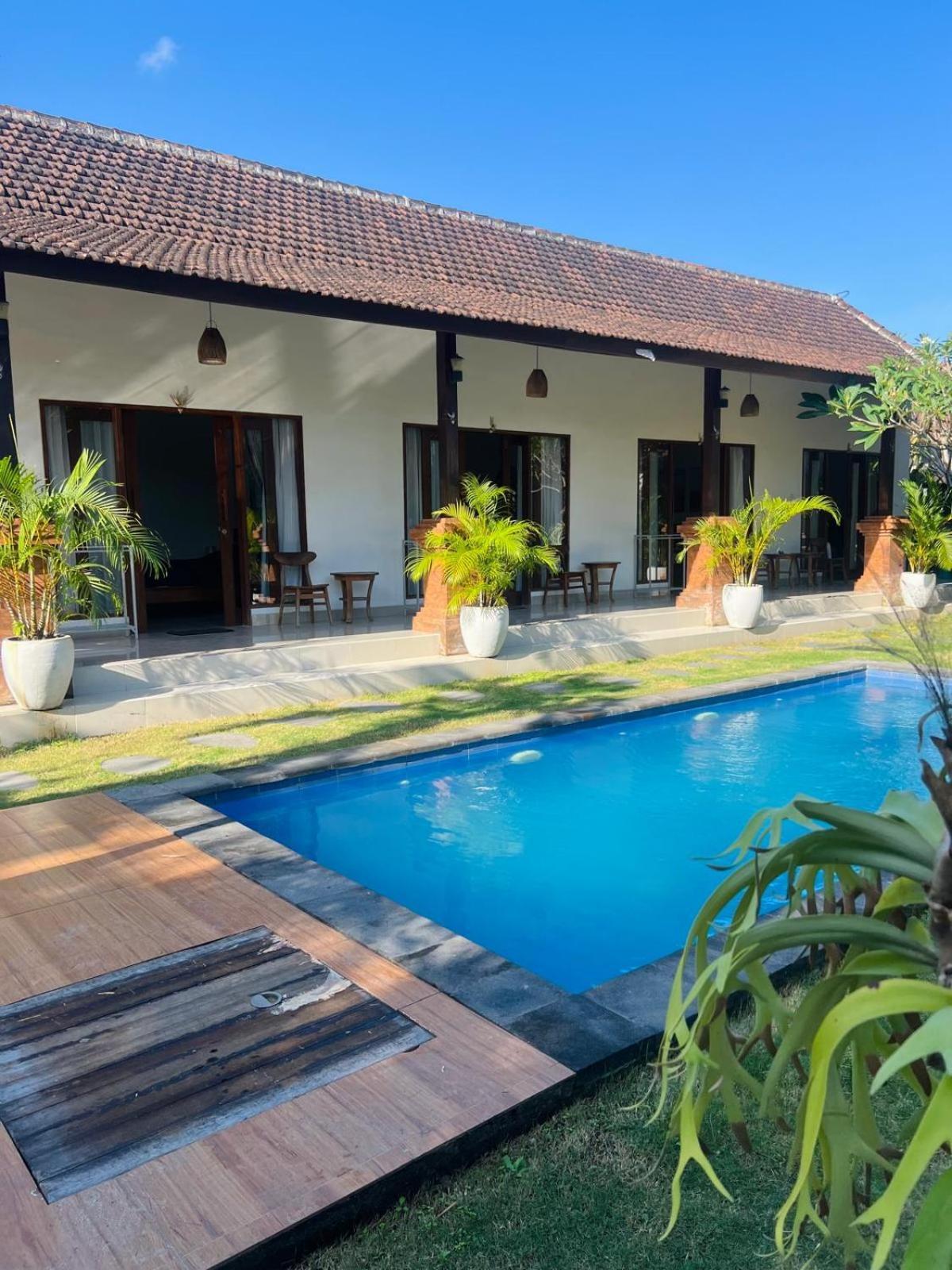 Wiryaroja Guest House Canggu Exteriér fotografie