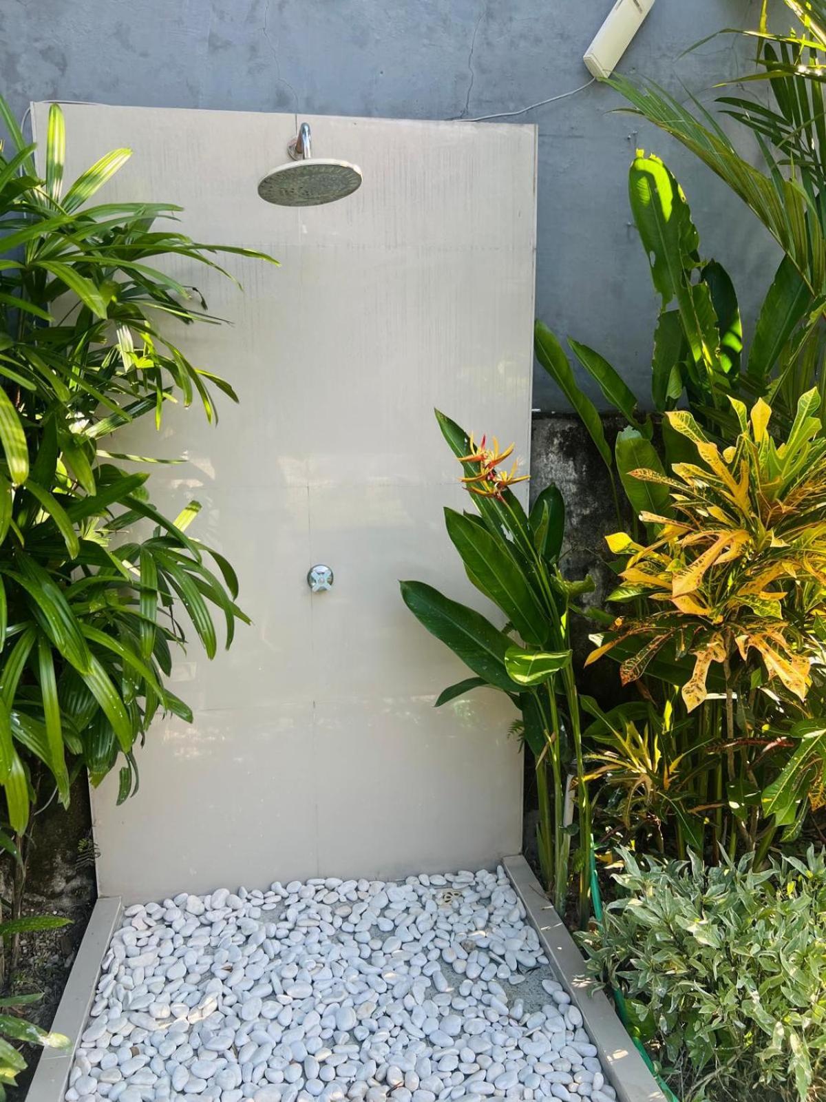 Wiryaroja Guest House Canggu Exteriér fotografie