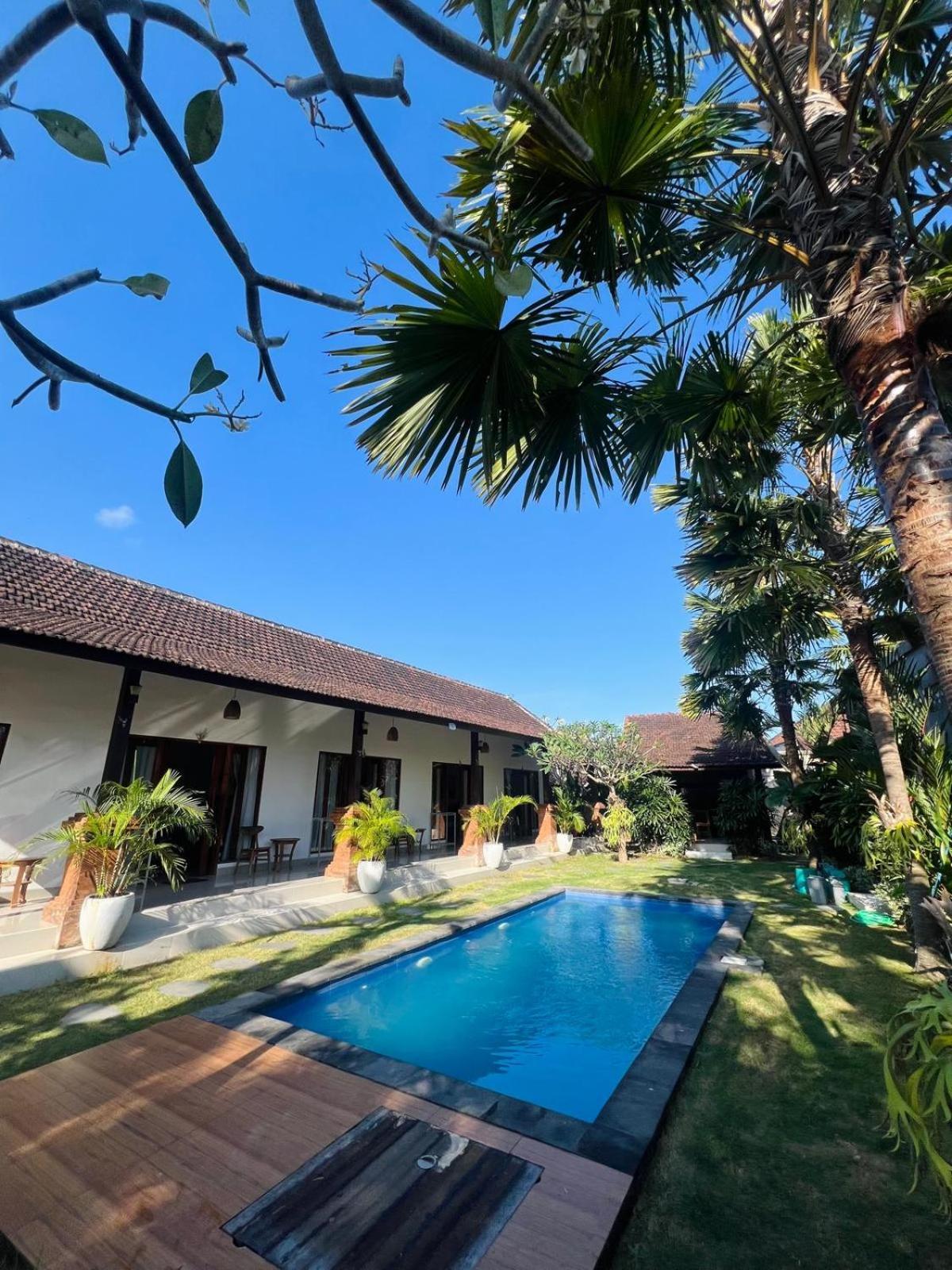 Wiryaroja Guest House Canggu Exteriér fotografie