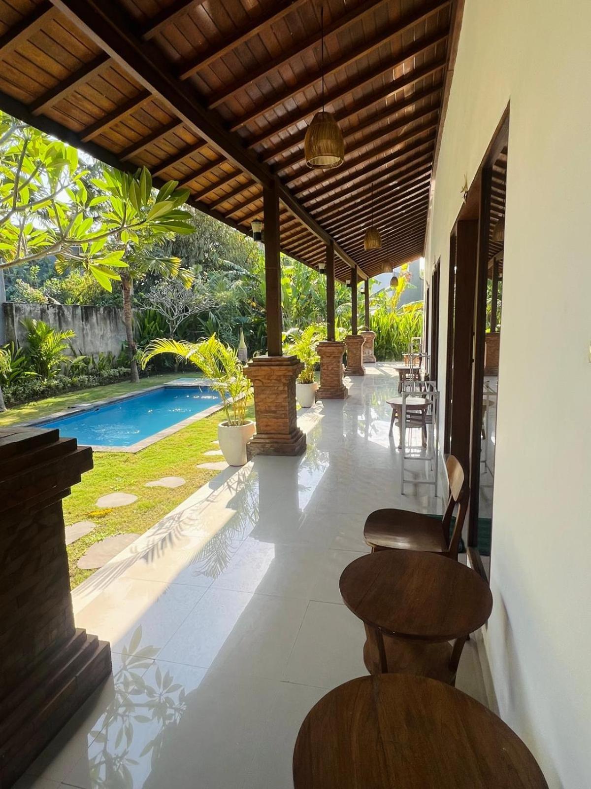 Wiryaroja Guest House Canggu Exteriér fotografie