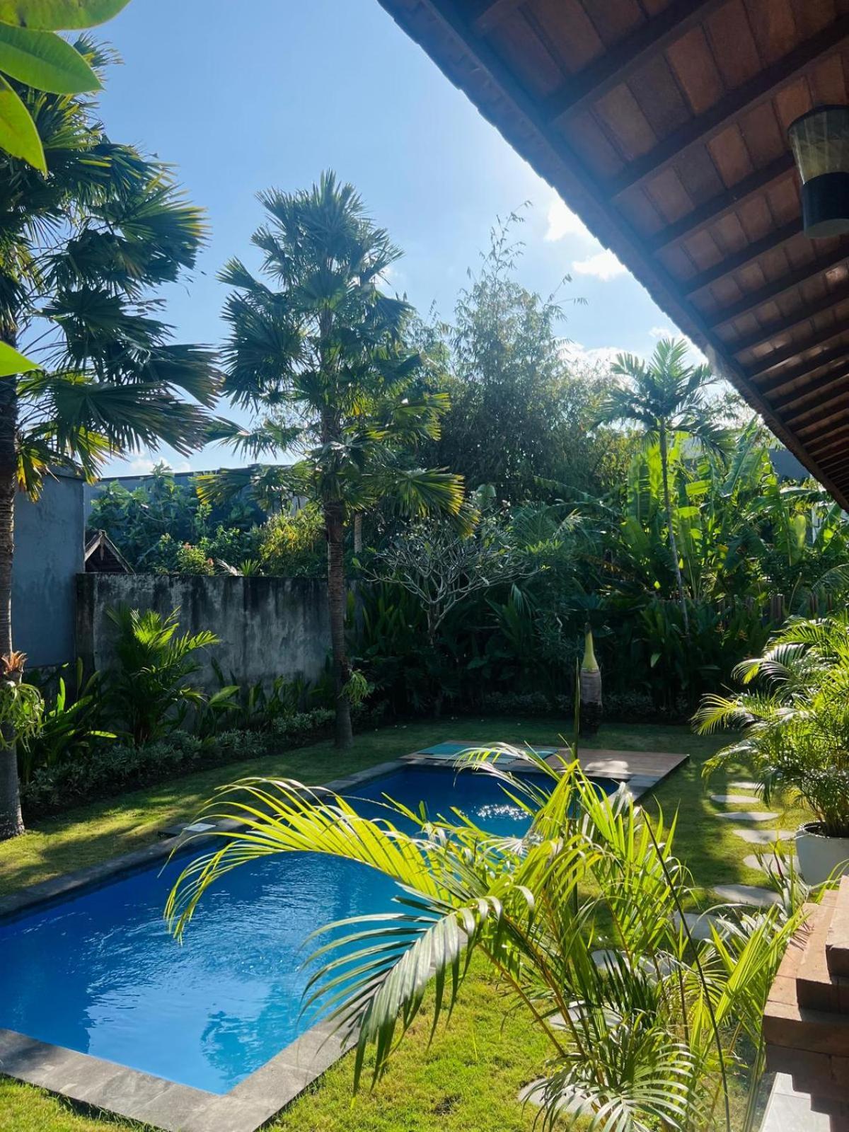 Wiryaroja Guest House Canggu Exteriér fotografie
