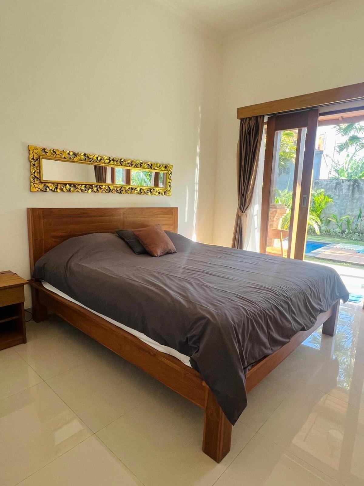 Wiryaroja Guest House Canggu Exteriér fotografie